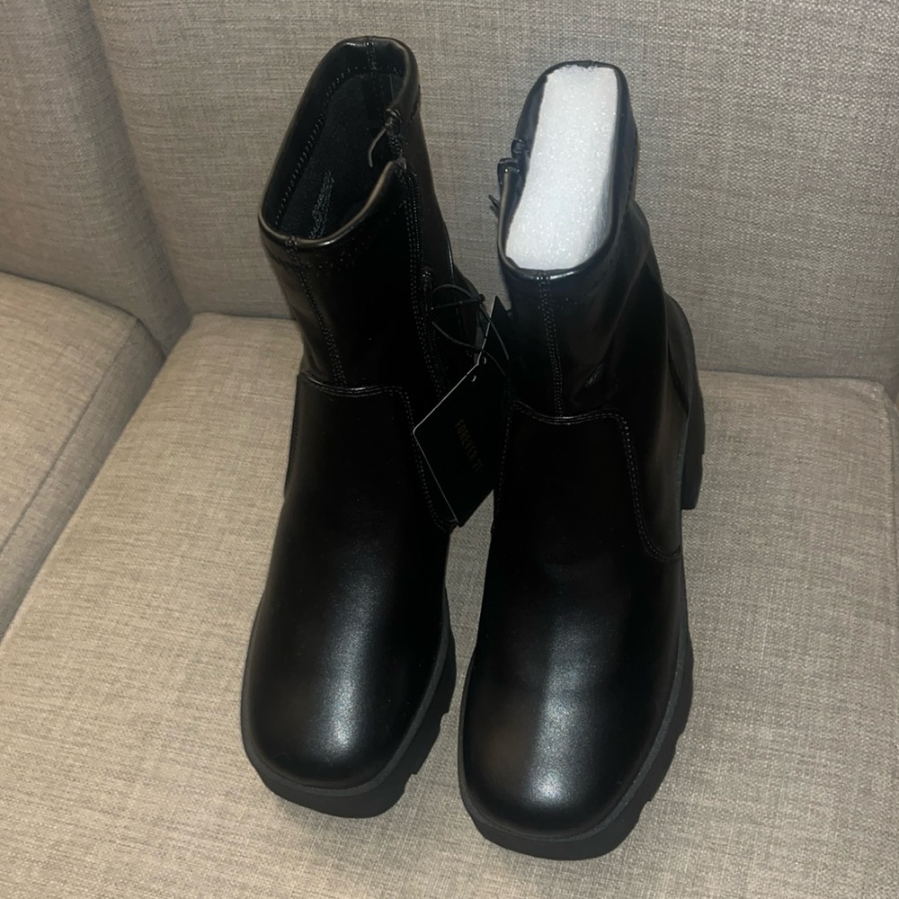 Black Platform Boots - Brand New Size 8